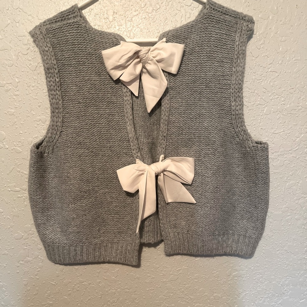 Gray Sweater Vest with Bow Accents on Back